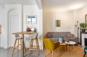 Cosy flat close to Marché de St Honoré and Louvre
